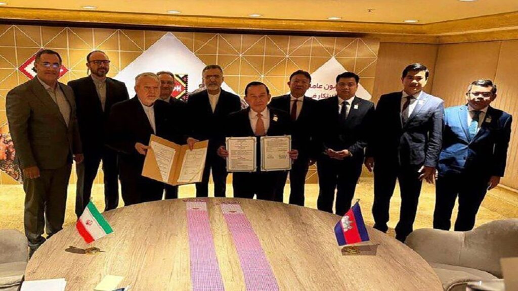 دیدار وزرای گردشگری ایران و کامبوج / ایران آماده تعریف سبد گردشگری منطقهای و برگزاری نمایشگاه مشترک تهران–پنومپن