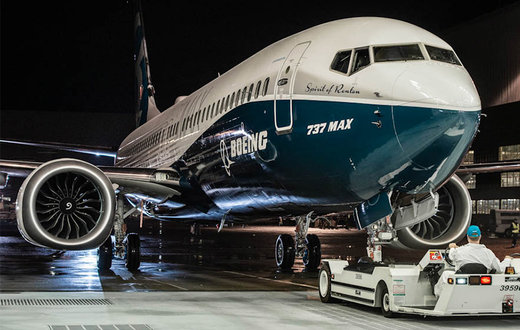 737 مکس