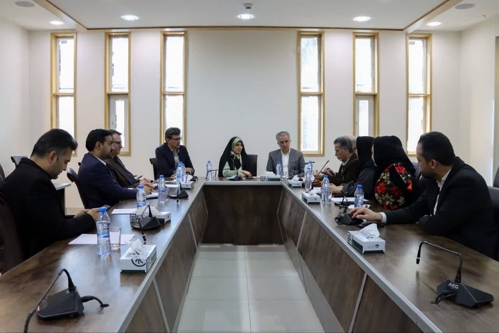 بررسی چالشها و ظرفیتهای گردشگری یزد در نشست مشاور وزیر میراثفرهنگی