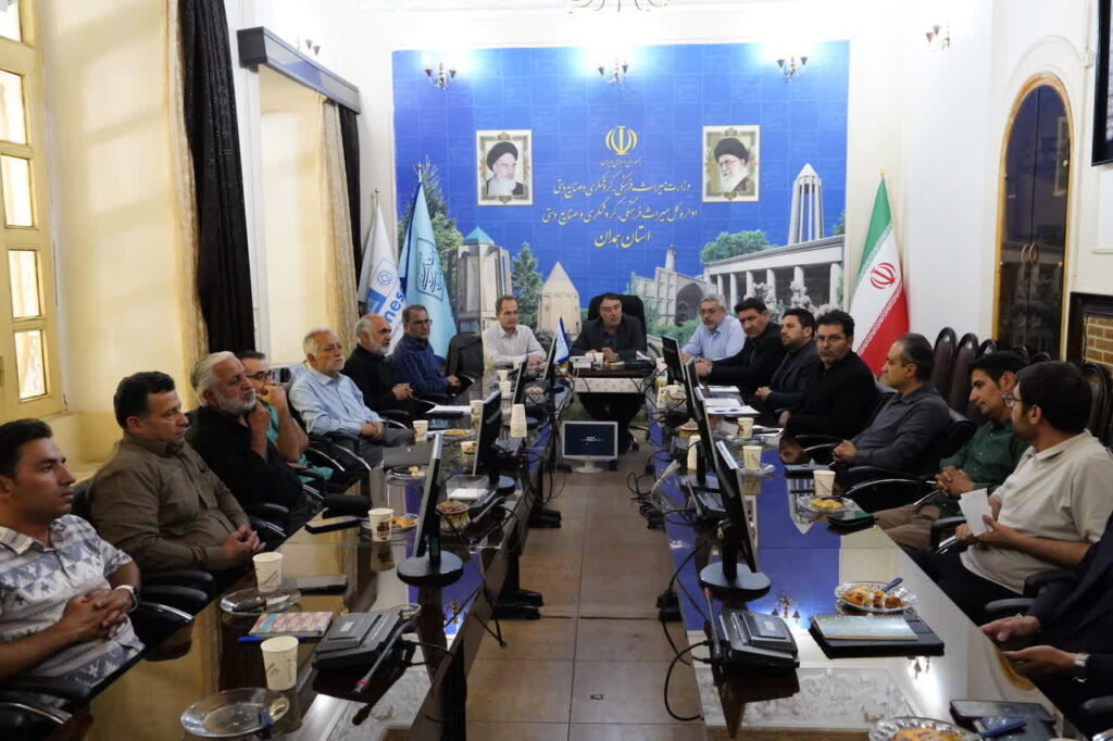 اربعین، فرصت اتصال زائران به چرخه اقتصادی همدان است/ طراحی کارت تخفیف گردشگری برای زائران 920735