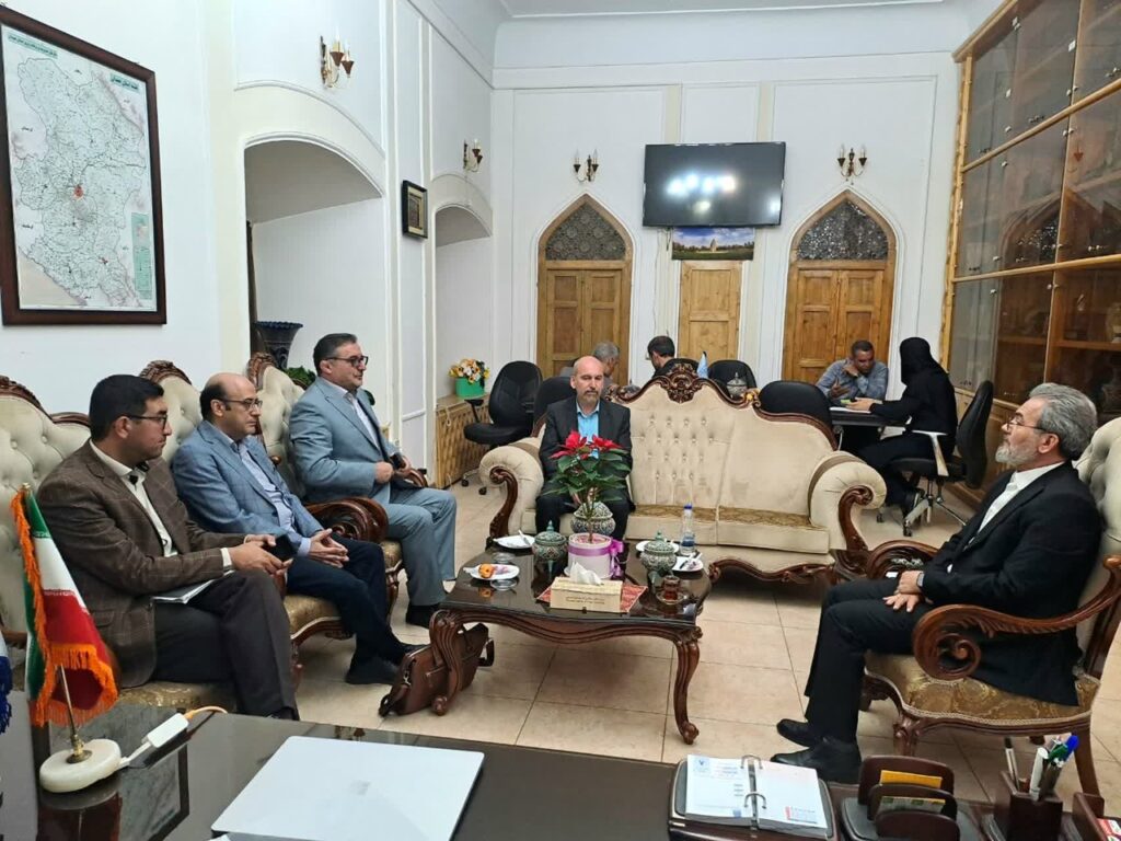 توسعه همکاریهای میراثفرهنگی استان و دانشگاه آزاد همدان در دستور کار قرار گرفت 946390