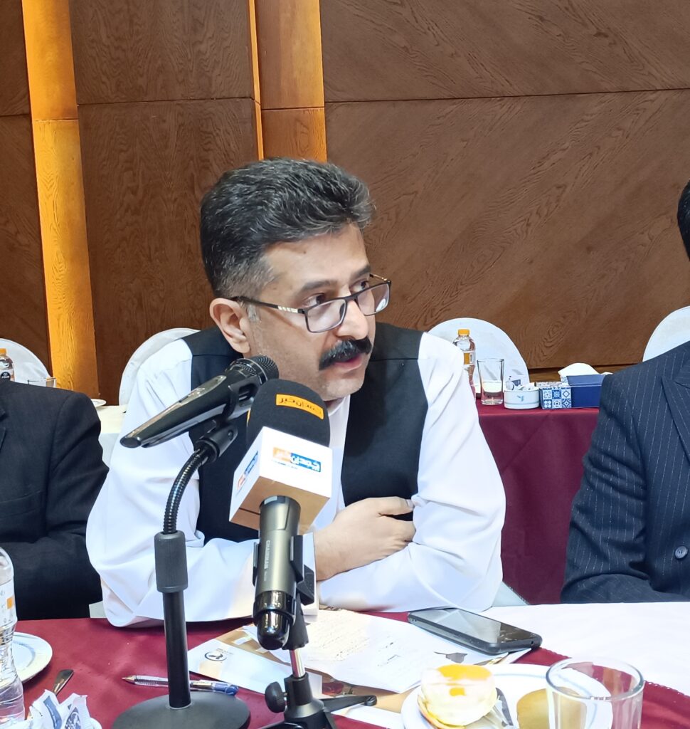 در گفتگو با چمدان خبر/ رئیس جامعه بومگردی یزد: پیشرفت و توسعه فردی یکی از نیازهای بومگردی است/حال بوم گردی خوش نیست