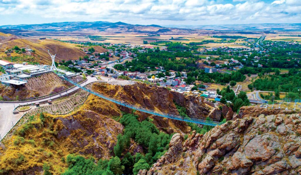 احداث دو هتل پنجستاره و یک دهکده سلامت در اردبیل