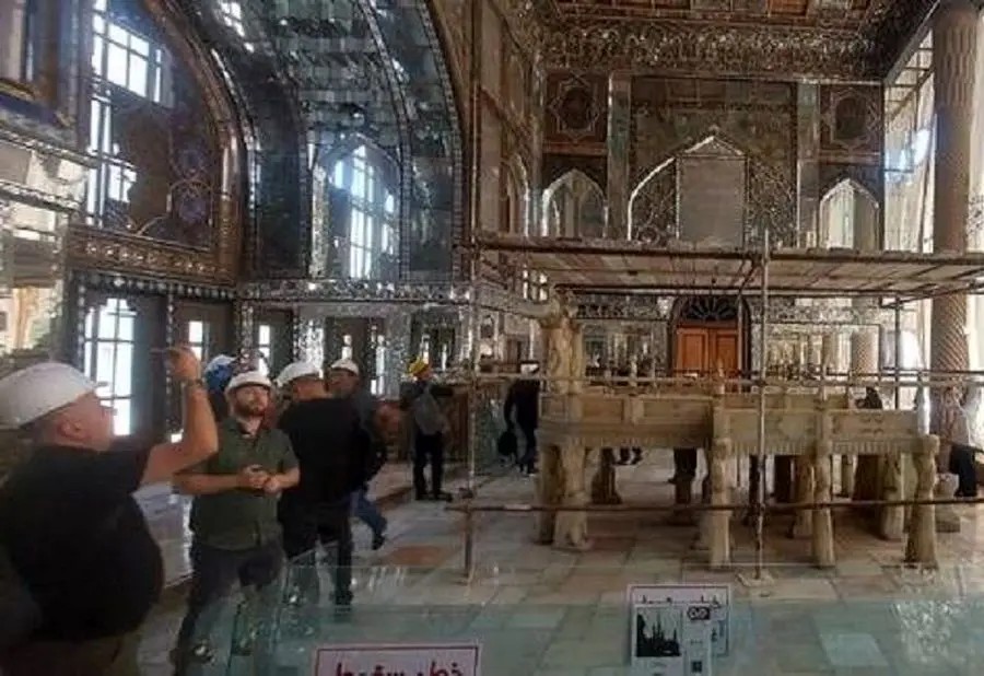 بلاگر خارجی در کاخ گلستان