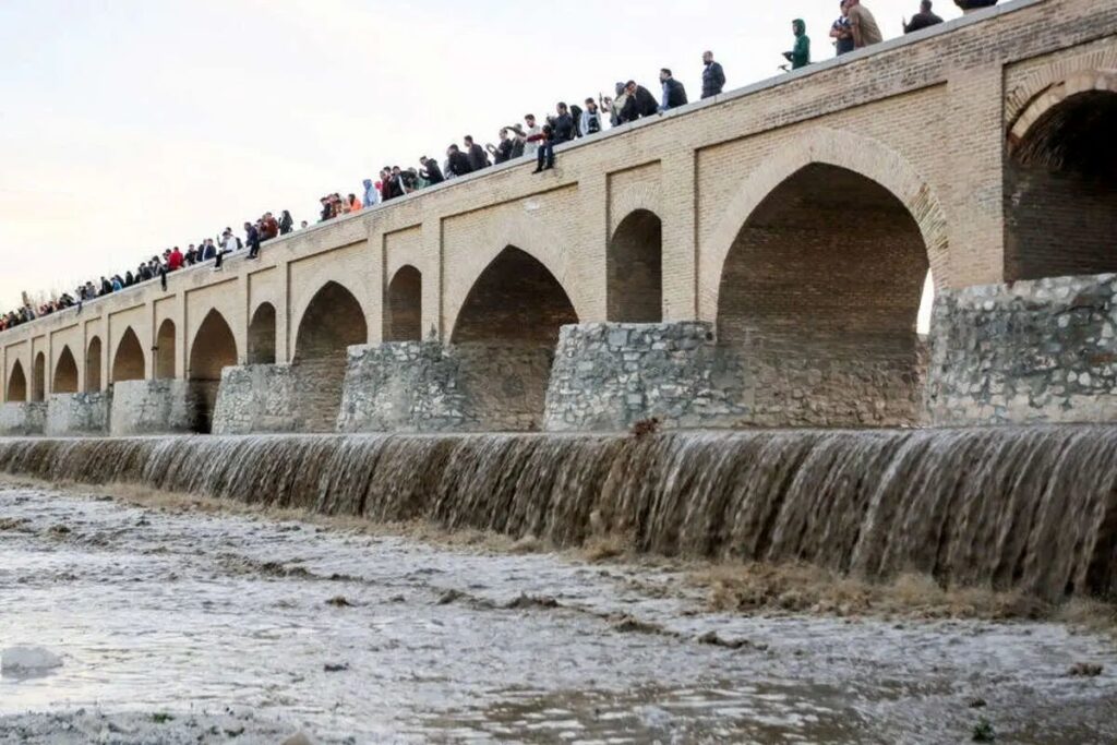 فصل تازه گردشگری آبی در اصفهان آغاز میشود/ زایندهرود میزبان رویداد بزرگ پدلبورد