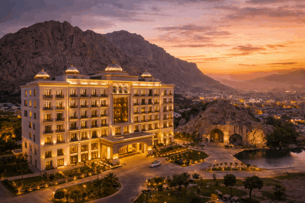 ۱۷ هتل تازه تا سال ۱۴۰۷ در کرمانشاه احداث میشود