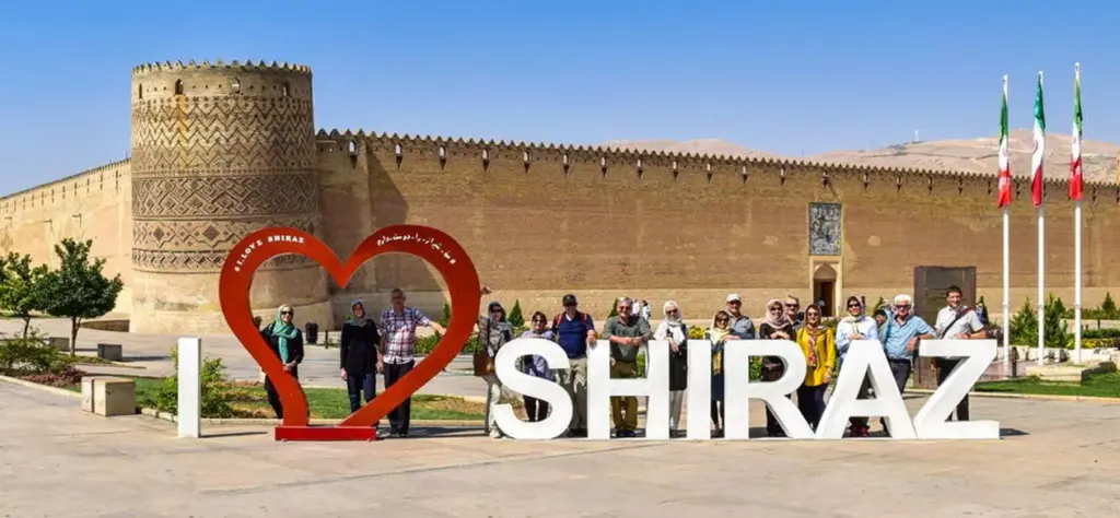 مدیرکل میراث فرهنگی فارس: گردشگری تنها مسیر توسعه پایدار استان است